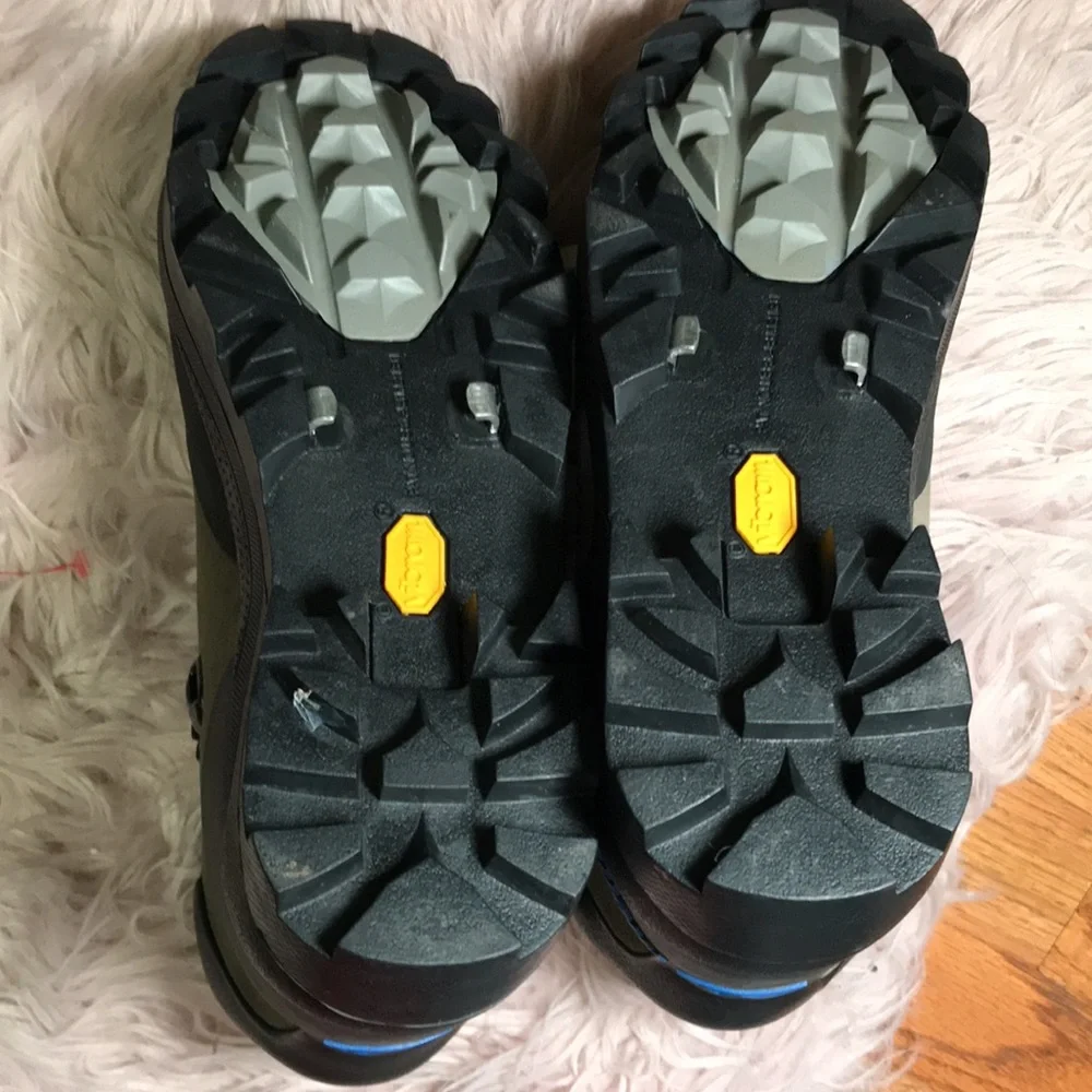 Montrail “Olympus” Hiking Boots. Women’s Sz 10 NEW!
